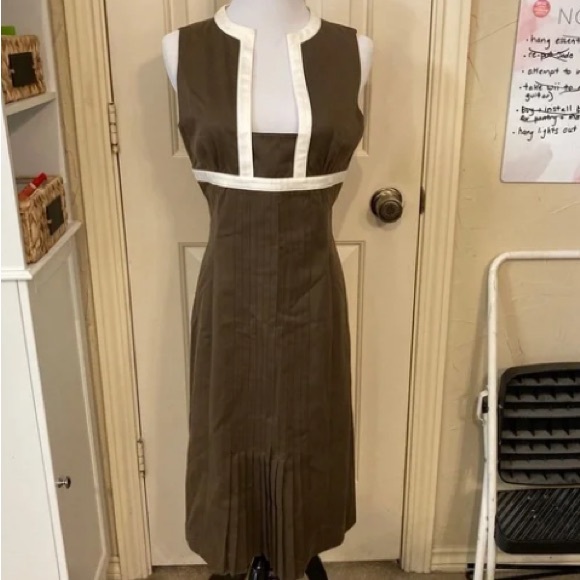 Meet the Posher Tops - Valentino Sleeveless Stunning Sophisticated Plunge Neck Dress 4